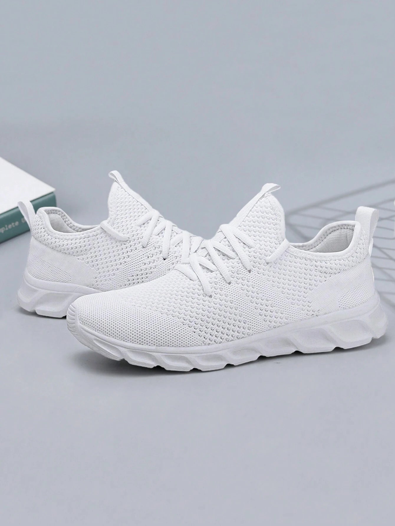 Men'S Lace up Flat Shoes Mesh Breathable Sports Shoes Training Tennis Shoes Walking Sneakers Breathable Casual Shoes Fashion Shoes for Men White